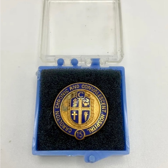 Rare Vintage Carlton Chronic And Convalescent HOSPITAL Gold Filled Pin Pollock - Picture 1 of 8